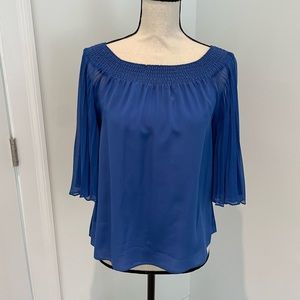 Alice + Olivia blue silk 3/4 sleeve blouse